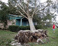 Hurricane Dennis Leaves Five Dead In US, 23 In Caribbean