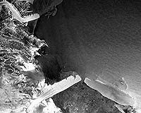B-15A Iceberg's Close Encounter Monitored By Envisat