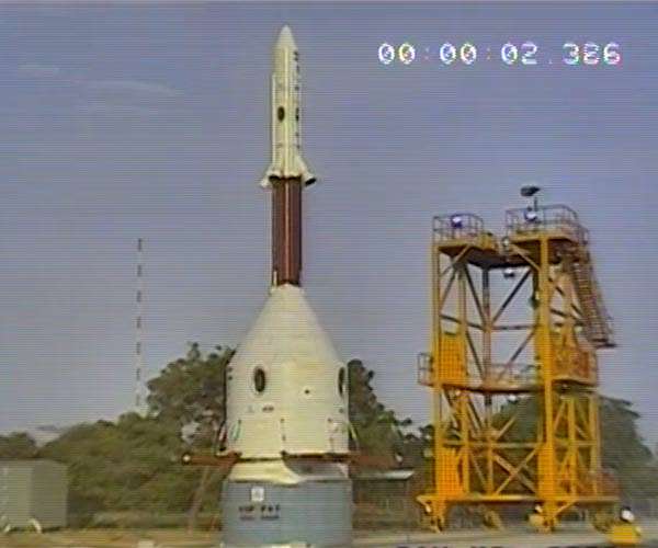 India launches key test for manned orbital mission