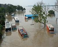 Eight more dead in India's worsening monsoon floods