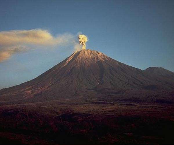 Indonesia volcano eruption kills one, dozens injured
