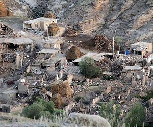 Strong Iran quake kills child, causes damage