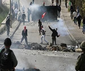 Israel warned as hunger strikers sink