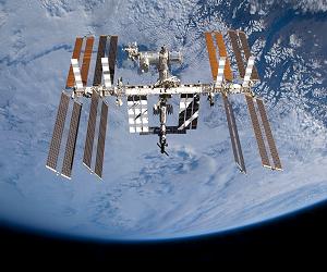 Obama budget extends US commitment to space station