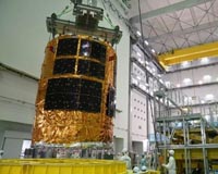 Japan's troubled 'space junk' mission fails