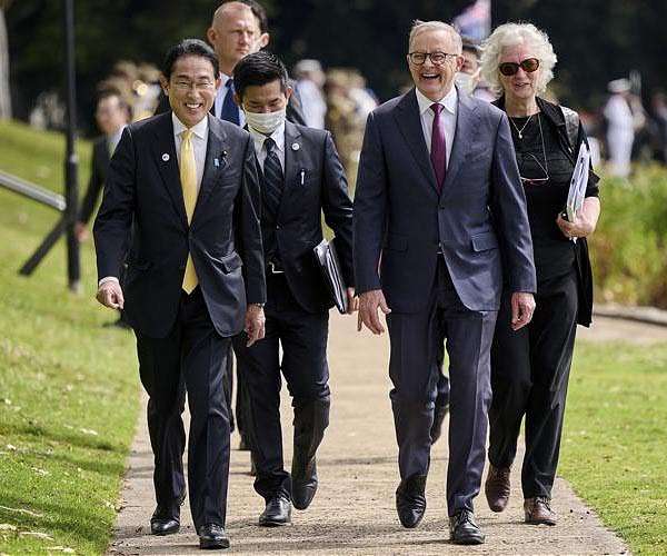 Australia, Japan to pursue 'more complex' joint military drills