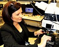 Researcher uses vibrations to identify materials' composition