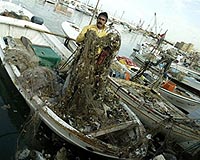 Lebanon's struggling fishermen angling for a catch