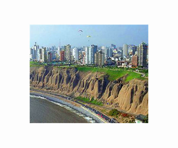 Strong earthquake shakes Peru's capital