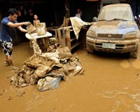 Flood-ravaged Philippine capital on alert for disease