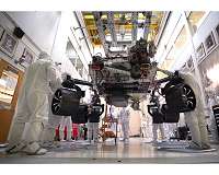 Mars 2020 stands on its own six wheels