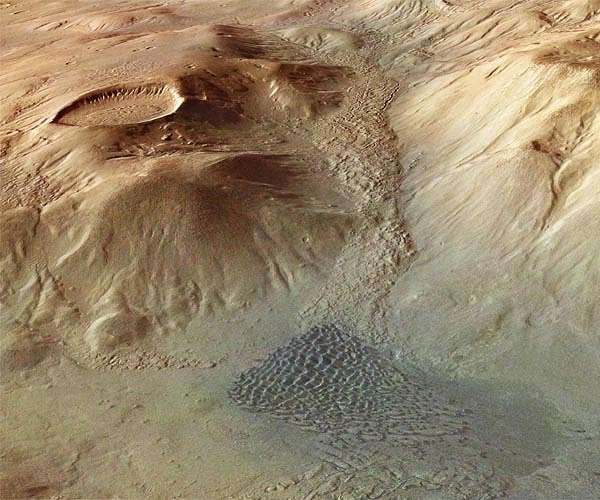 Ice-Rich flow features in Martian southern hemisphere reveal effects of recent climate cycles