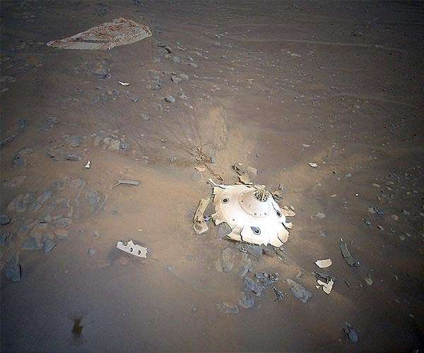 Ingenuity helicopter captures images of its parachute on Mars