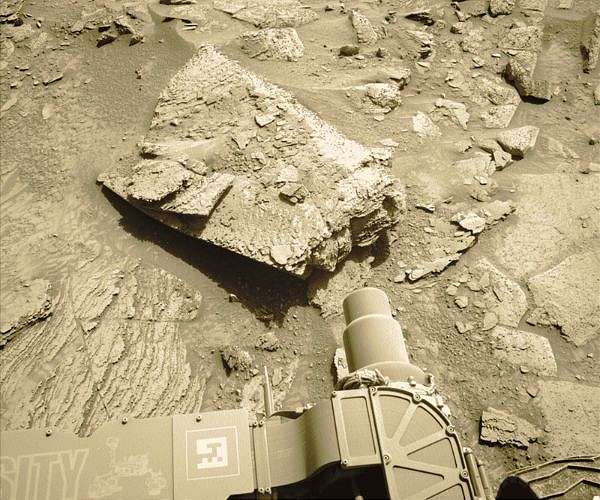 Sol 3898: A Stop Along the Road