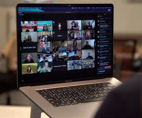 Video podcasts become next streaming battleground
