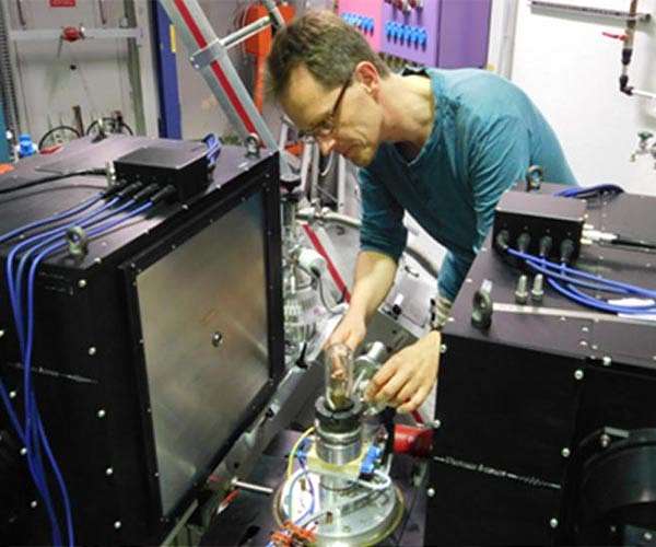 Neutrons show twinning in halide perovskites