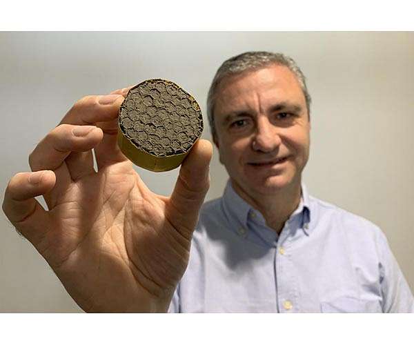 Meringue-like material could make aircraft as quiet as a hairdryer