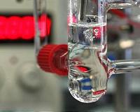 How do hydrogen droplets behave when hydrogen-oxygen aerosol mixtures burn