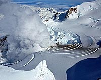 Alaska volcano in fresh explosion