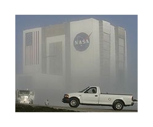 To reach final frontier, NASA can't go it alone: analysts