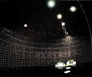 International team to discover neutrinos can change 'flavors'