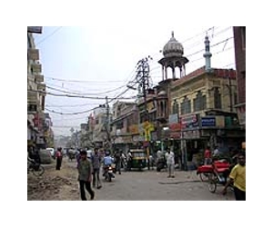 India's smoggy capital tries a whiff of fresh air