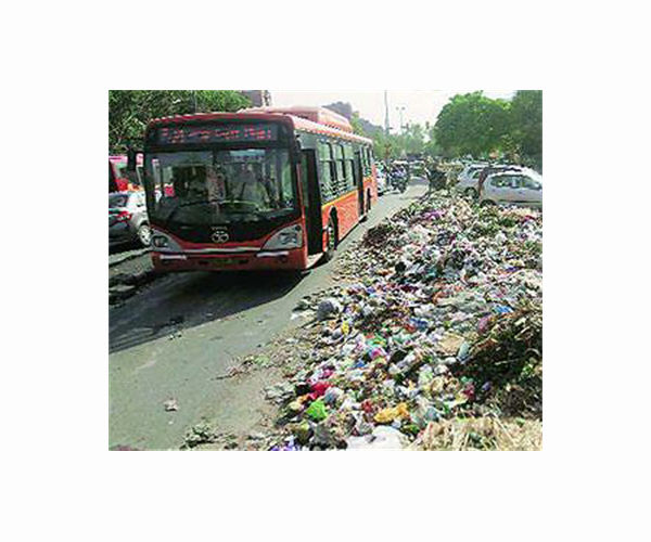 New Delhi vows to flatten monster garbage pile in Indian capital