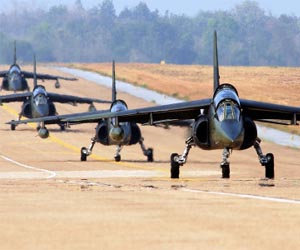 Nigerian sends air force technical team, commander to Mali