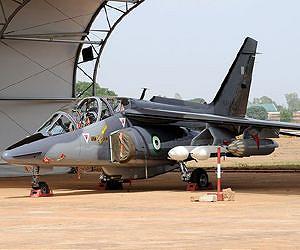 Residents flee after Nigeria air raids on Islamists
