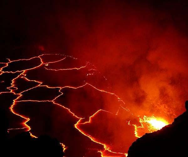 Hawaii's Kilauea volcano puts on spectacular lava display