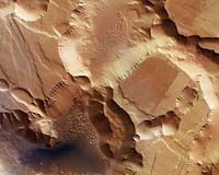 Noctis Labyrinthus, Labyrinth Of The Night