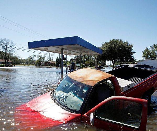 A 'forgotten' valley in storm-hit North Carolina, desperate for help