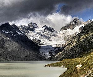 Iran to 'hide nuclear plants inside mountains'