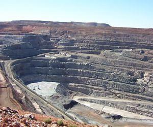 Chile ruling to keep Barrick mine closed to late 2014