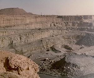 Niger students protest French group's uranium revenues