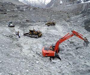 More foreign teams to help Pakistan avalanche rescuers