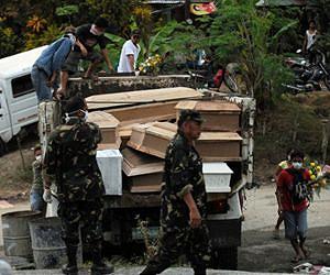 Three dead as storm lashes Philippines