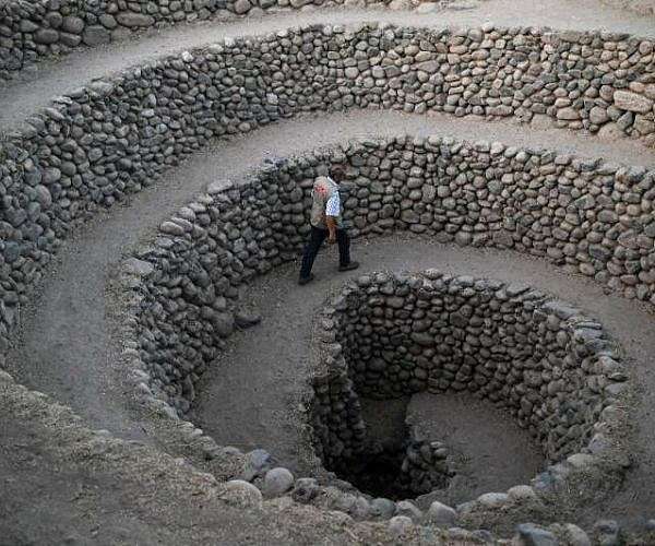 Pre-Hispanic aquaducts irrigate modern Peruvian crops