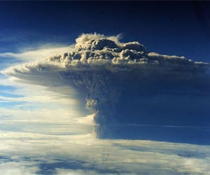 Chile lifts evacuation order as volcano quiets down