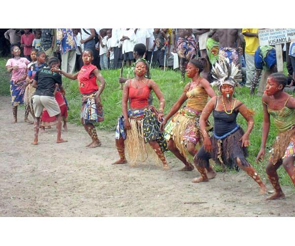 Forest plundering threatens Aka pygmies of Central Africa