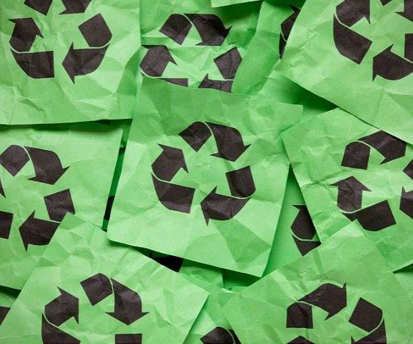 Colombian influencer puts the pizzazz into recycling