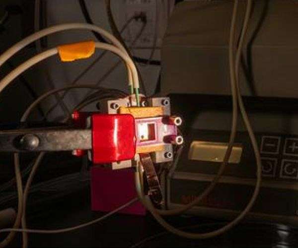KIT spinoff develops photoreactor panel for direct solar hydrogen