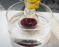 New material could replace expensive platinum catalysts used in hydrogen cars
