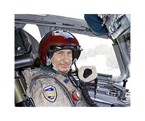 Putin signs helicopter, jet deals with Indian PM
