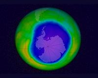Kerry urges phasing-out of toxic greenhouse gases