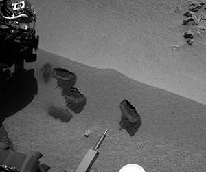 NASA Mars rover Curiosity finds water in first sample of planet surface