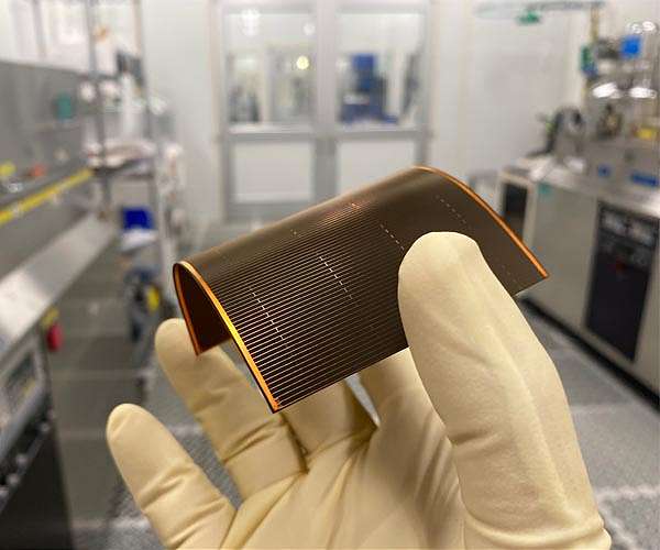 Chemists propose ultrathin material for doubling solar cell efficiency