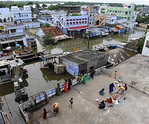 26 die in Indian floods, 200,000 evacuated