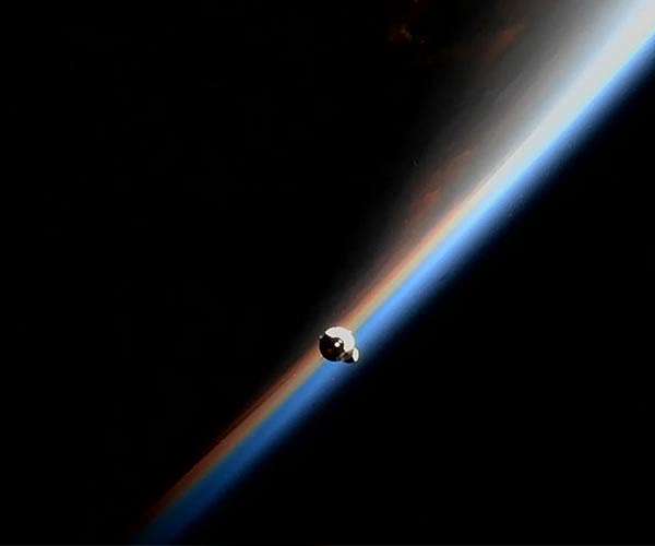 Dragon docks at ISS to deliver various science payloads