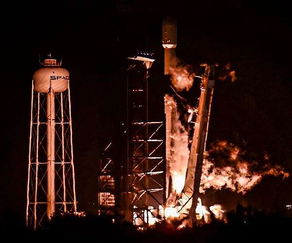 Second Private US Moon Probe launches on a Falcon 9 rocket